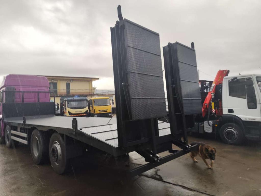Iveco STRALIS 320S46 Photo 11