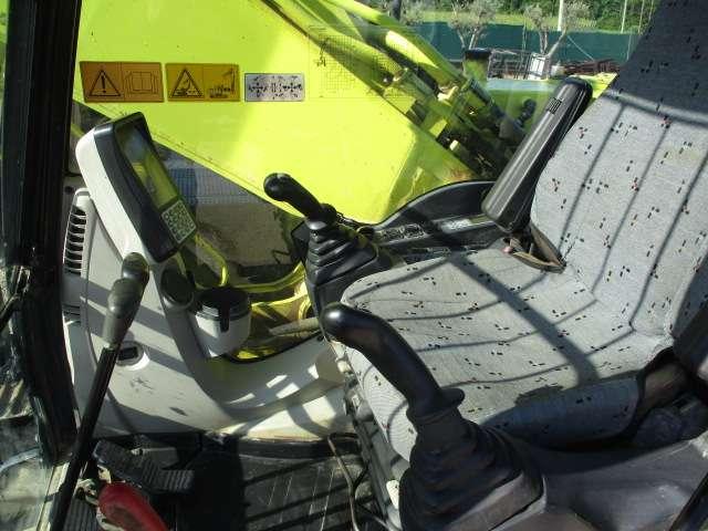 New Holland E245C Photo 20