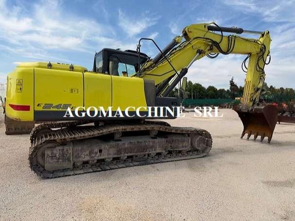 New Holland E245C Photo 8
