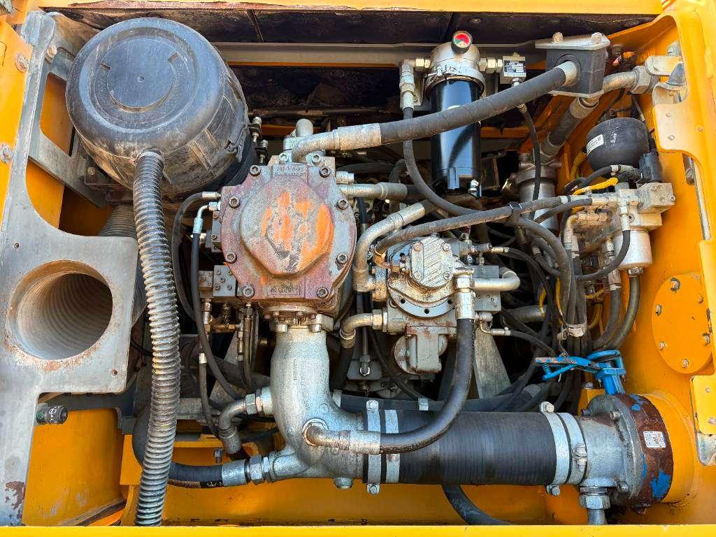 Liebherr R944C UHD - 23 Meter Demolition Hydr Undercarriage Photo 25