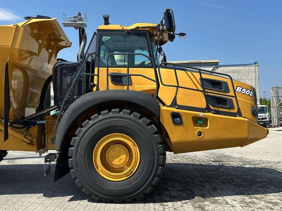 Bell B50E 6x6 Photo 11