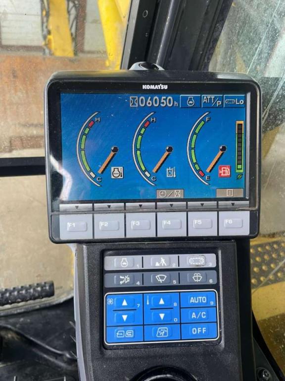 Komatsu PC88MR-8 Photo 4