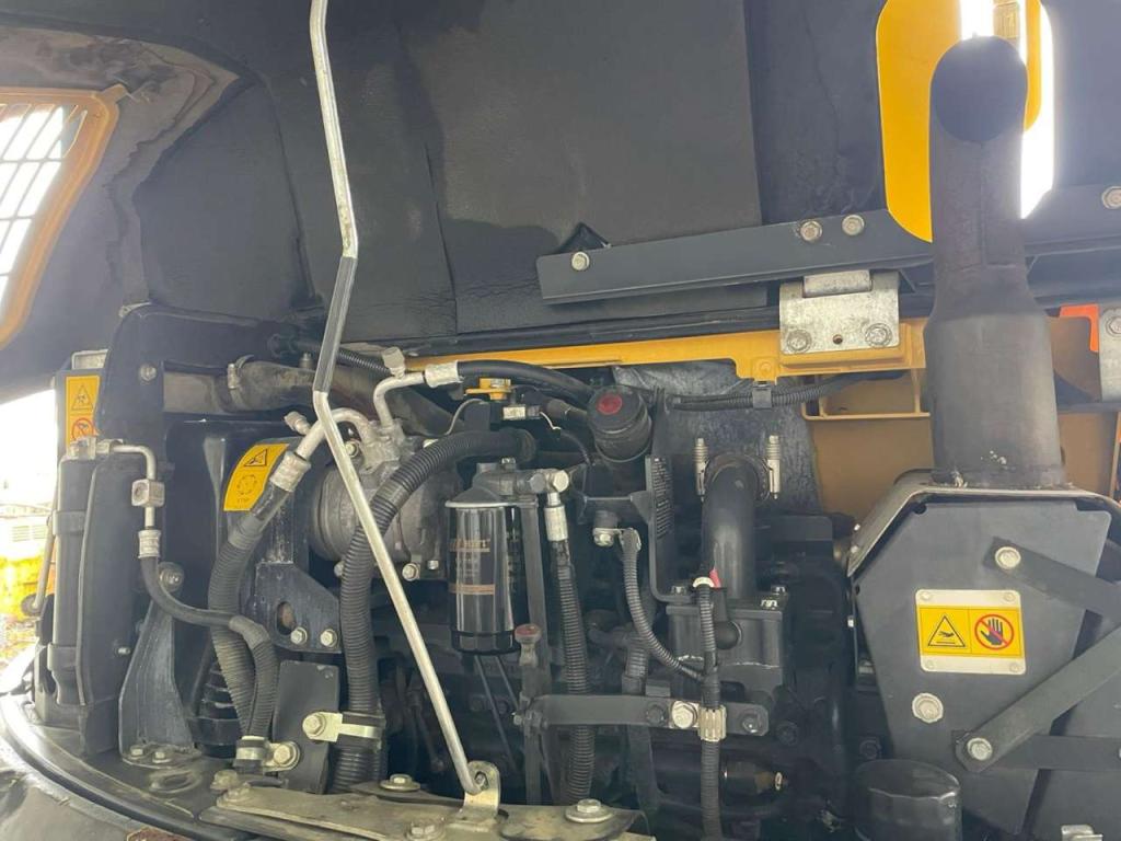 Komatsu PC88MR-8 Photo 6