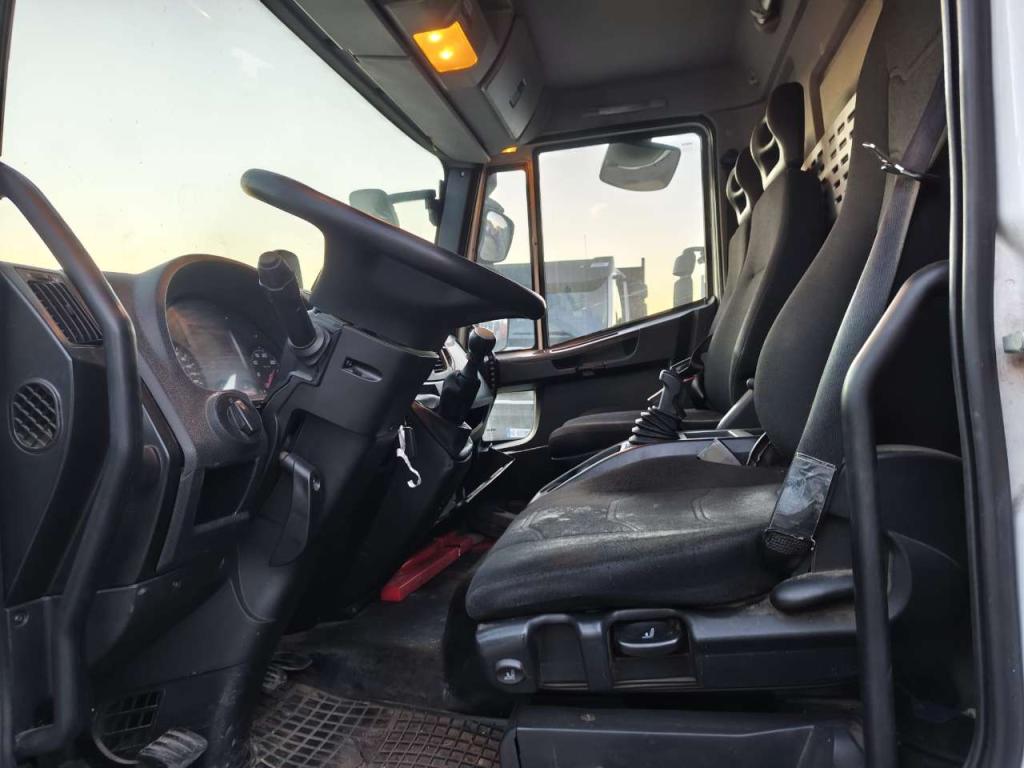 Iveco EUROCARGO 120-190L Photo 16