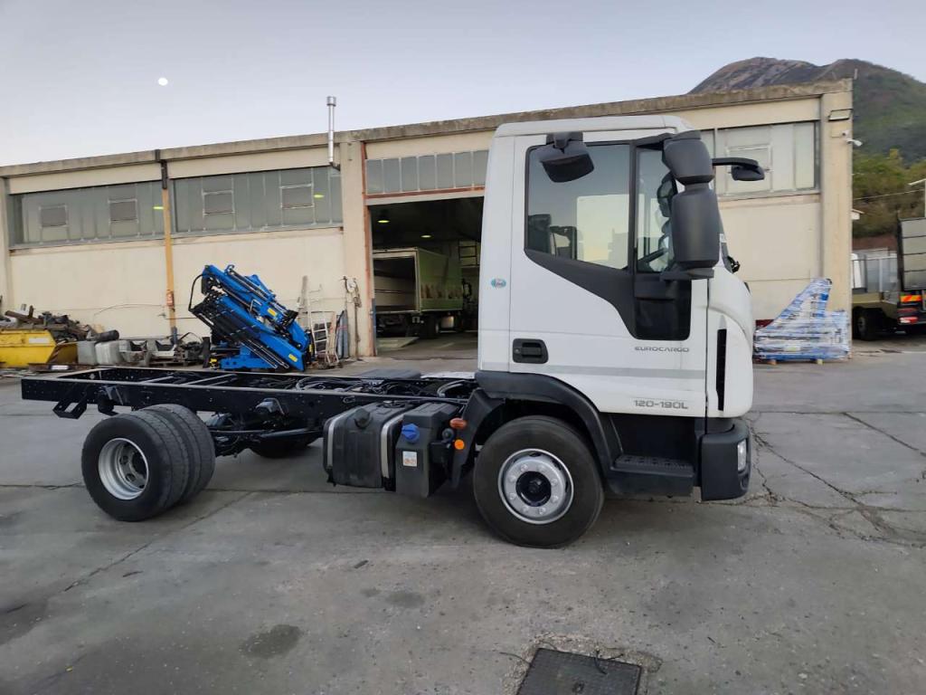 Iveco EUROCARGO 120-190L Photo 21