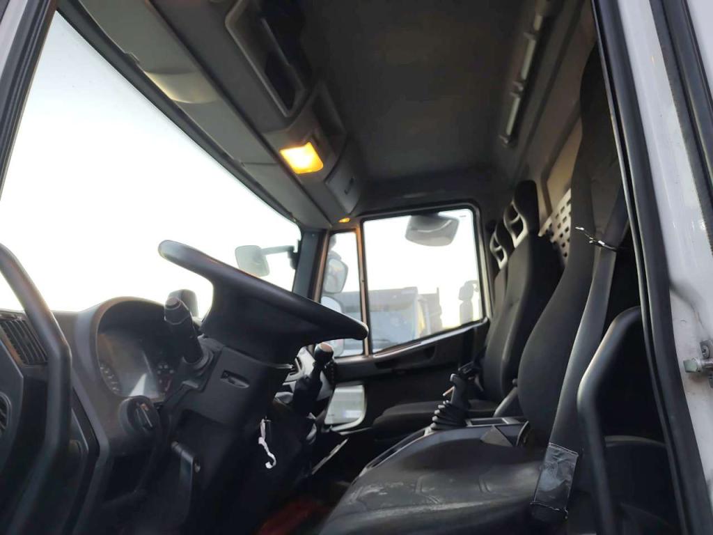 Iveco EUROCARGO 120-190L Photo 24