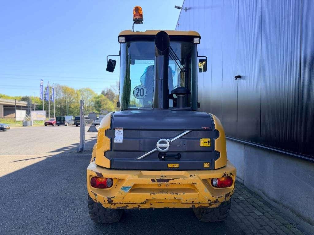 Volvo L30G Photo 13