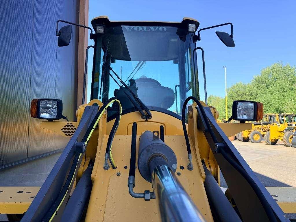 Volvo L30G Photo 21