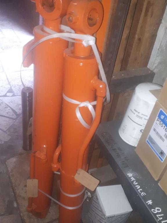 Piston pour pelle (stick) pour Doosan DX35Z Photo 1