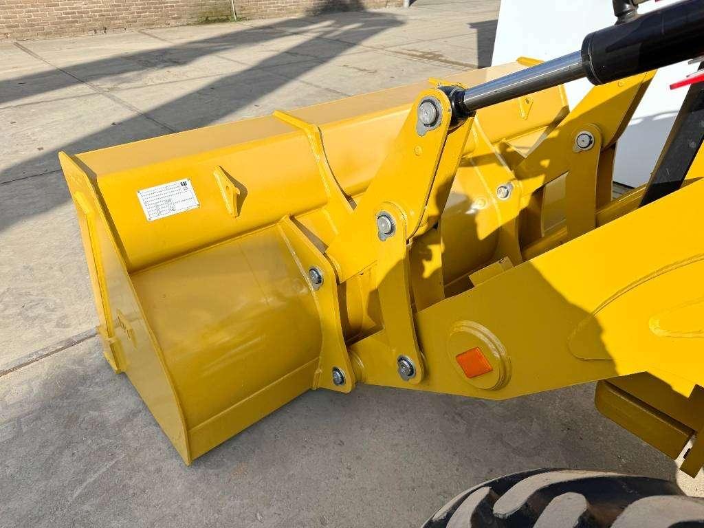 Caterpillar 424 4WD - Hammer Lines / Airco / Side Shift Photo 13