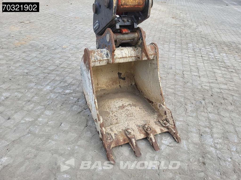 Kubota KX080-4 Photo 13