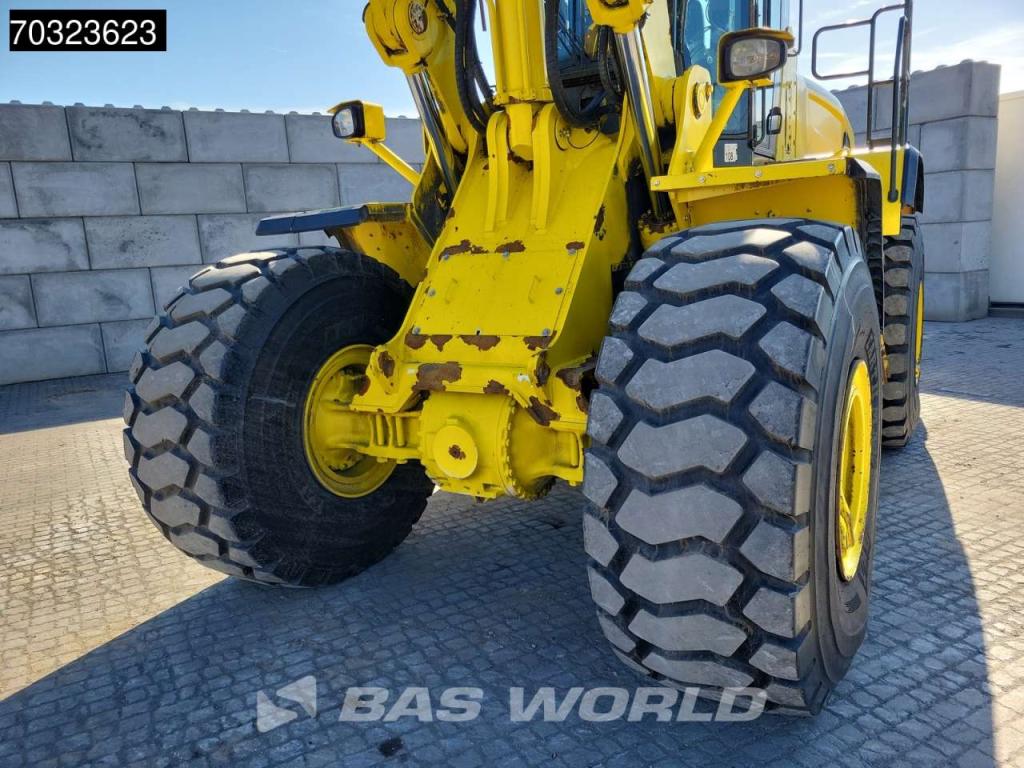 Hyundai HL980 High Tip Bucket Photo 14