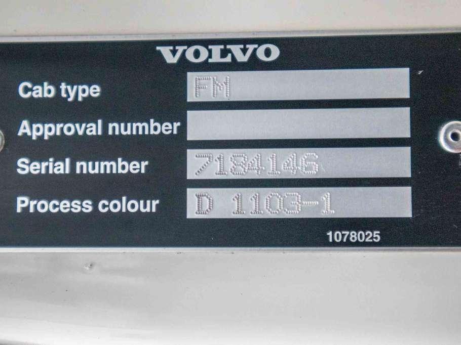 Volvo FM 330+10 pneus/tires-intarder Photo 14