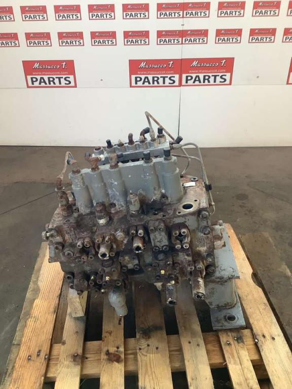 Distributeur hydraulique pour Hitachi ZX280LCN-3 Photo 3