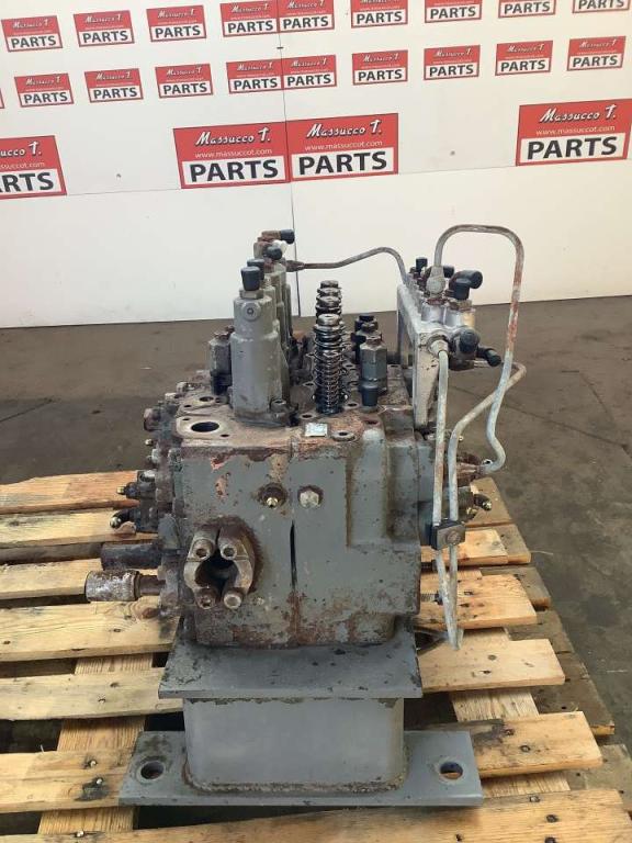 Distributeur hydraulique pour Hitachi ZX280LCN-3 Photo 4