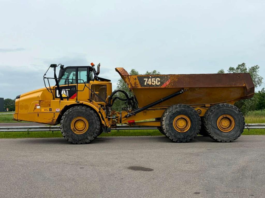 Caterpillar 745C Photo 2