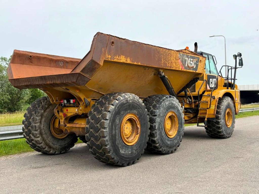 Caterpillar 745C Photo 5