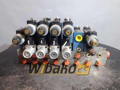 Bosch Distributeur hydraulique en vente par Wibako