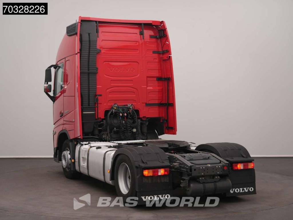 Volvo FH 460 4X2 XL 2x Tanks Navi ACC Photo 8