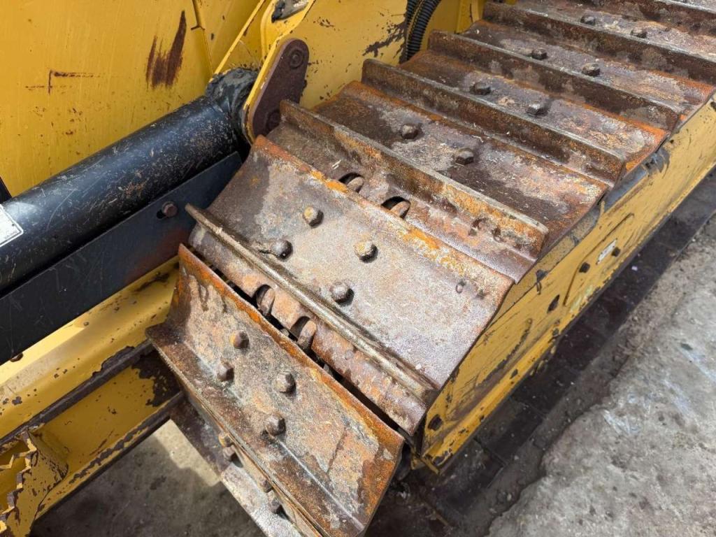 Caterpillar D3K2 XL Ripper Photo 12
