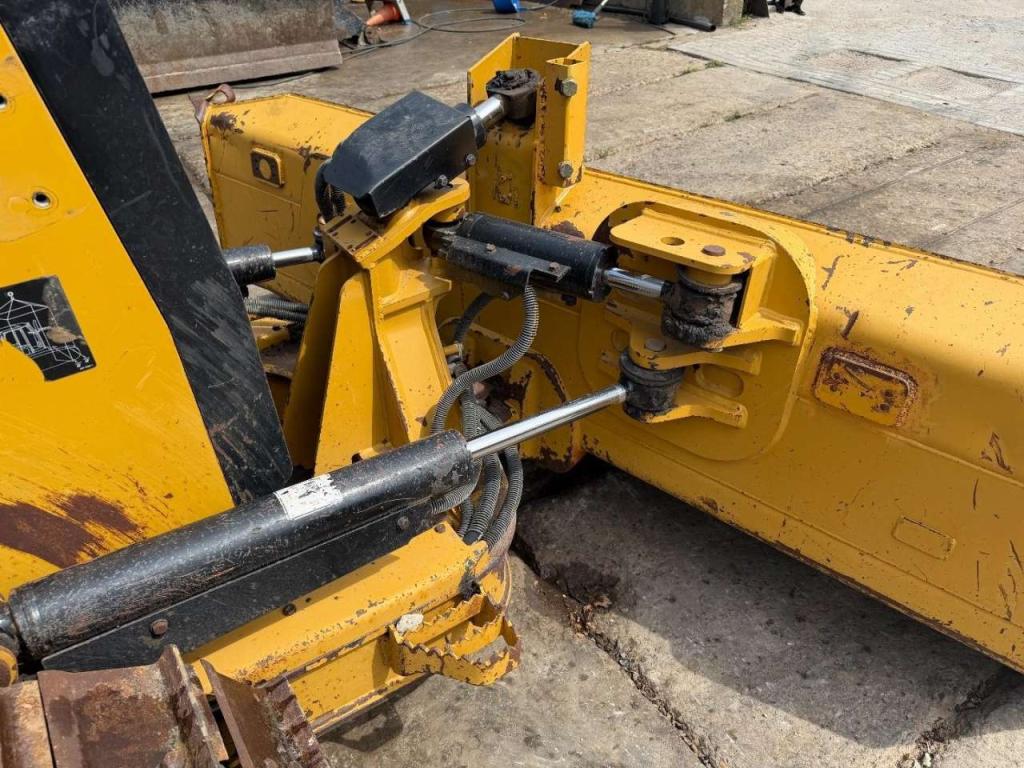 Caterpillar D3K2 XL Ripper Photo 18