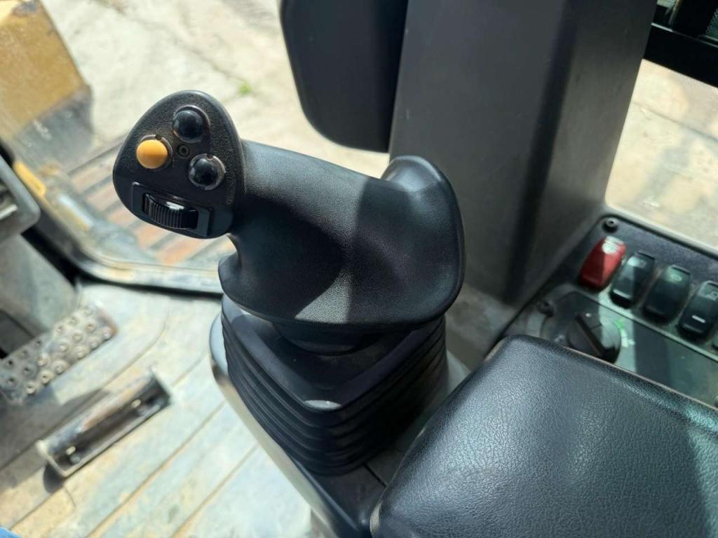 Caterpillar D3K2 XL Ripper Photo 25