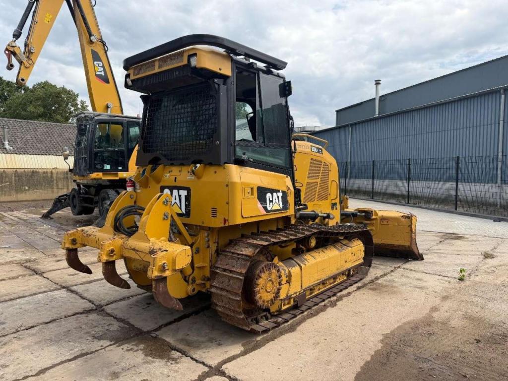 Caterpillar D3K2 XL Ripper Photo 5