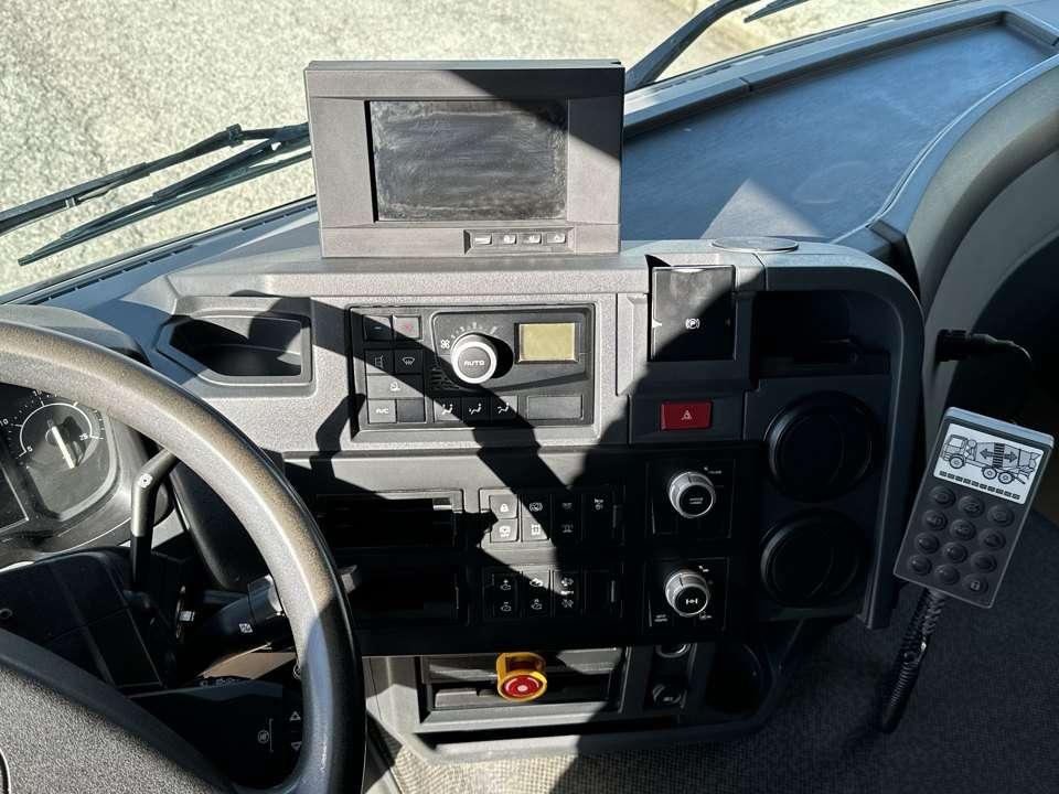 Renault C430 8x4 Photo 15