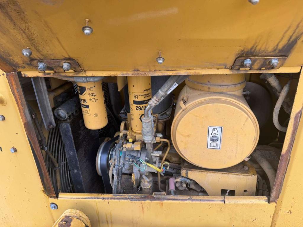 Caterpillar D6N XL Photo 27