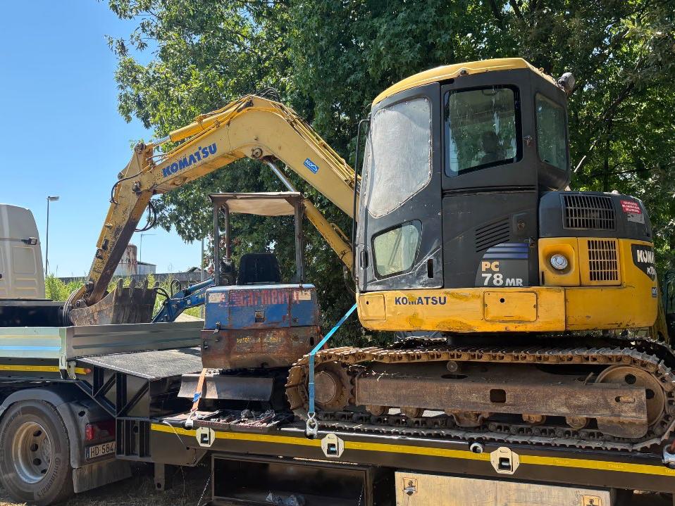 Komatsu PC78 MR-6 Photo 1