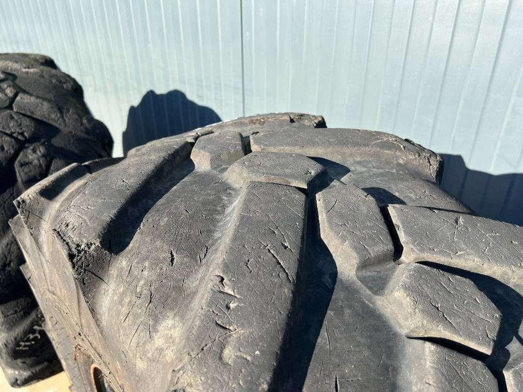 Pneu pour Michelin 445/70R19.5 incl. rim Photo 11