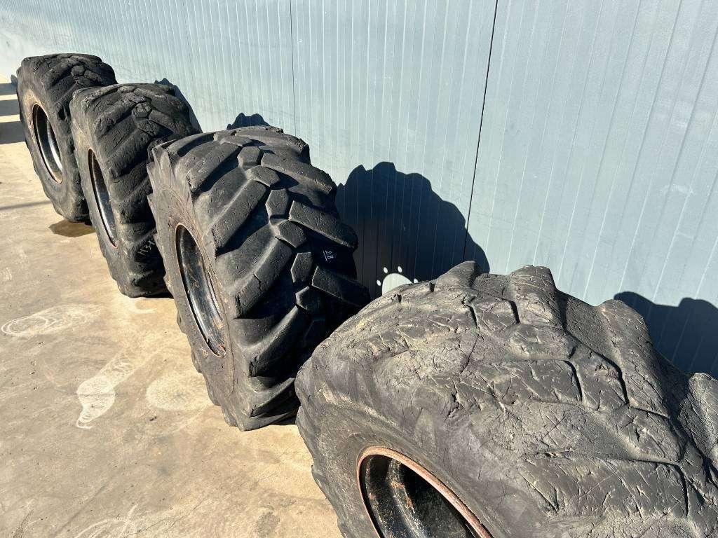 Pneu pour Michelin 445/70R19.5 incl. rim Photo 14