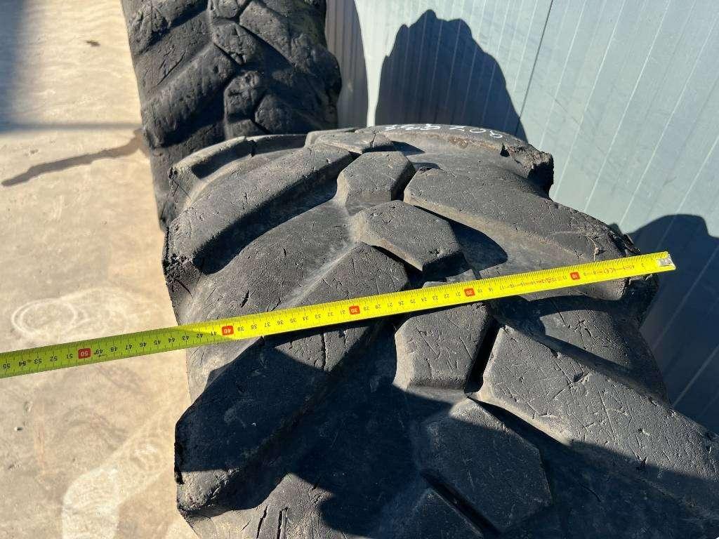 Pneu pour Michelin 445/70R19.5 incl. rim Photo 15