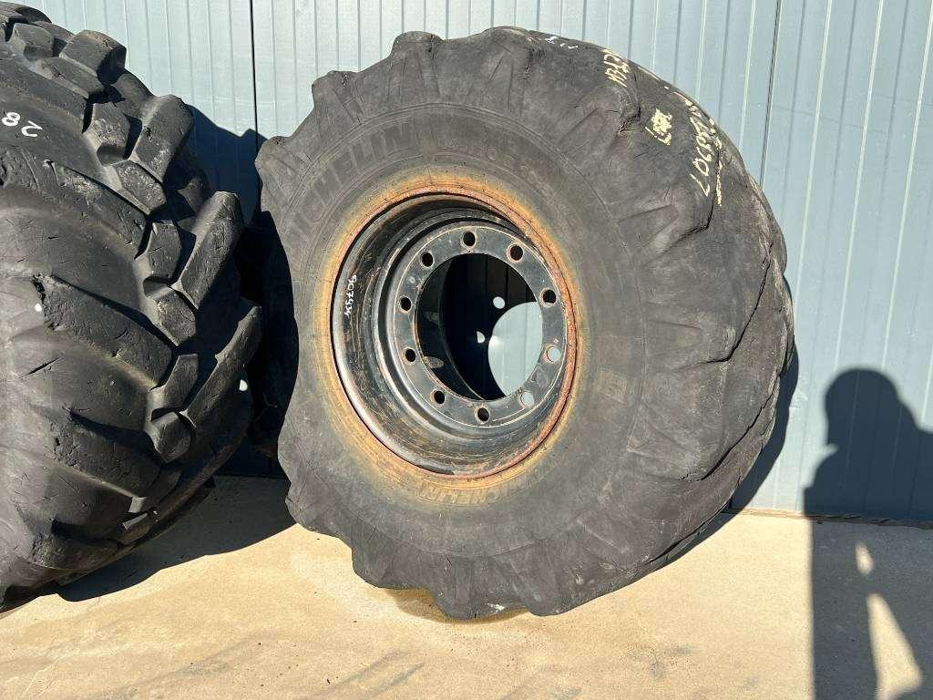 Pneu pour Michelin 445/70R19.5 incl. rim Photo 5