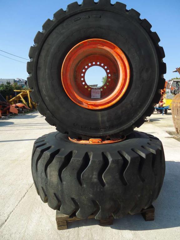 Jante pour Fiat Kobelco W270 Photo 1