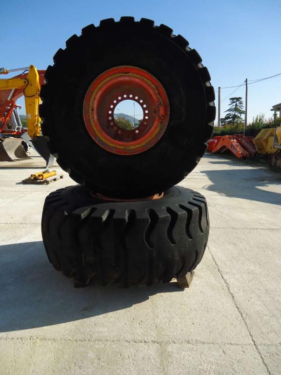 Jante pour Fiat Kobelco W270 Photo 2
