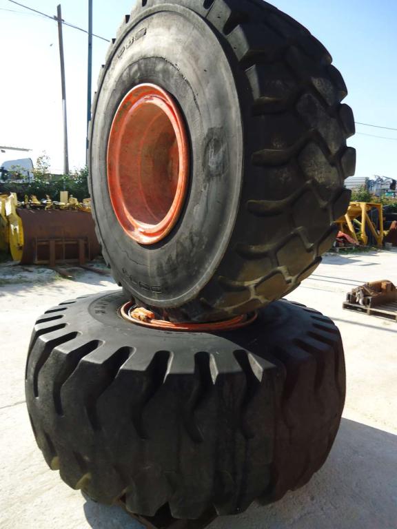 Jante pour Fiat Kobelco W270 Photo 3