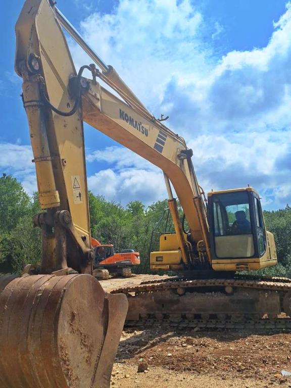 Komatsu PC240NLC-6K Photo 2
