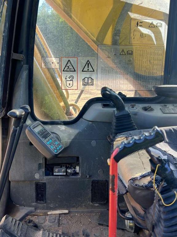 Komatsu PC240NLC-6K Photo 5