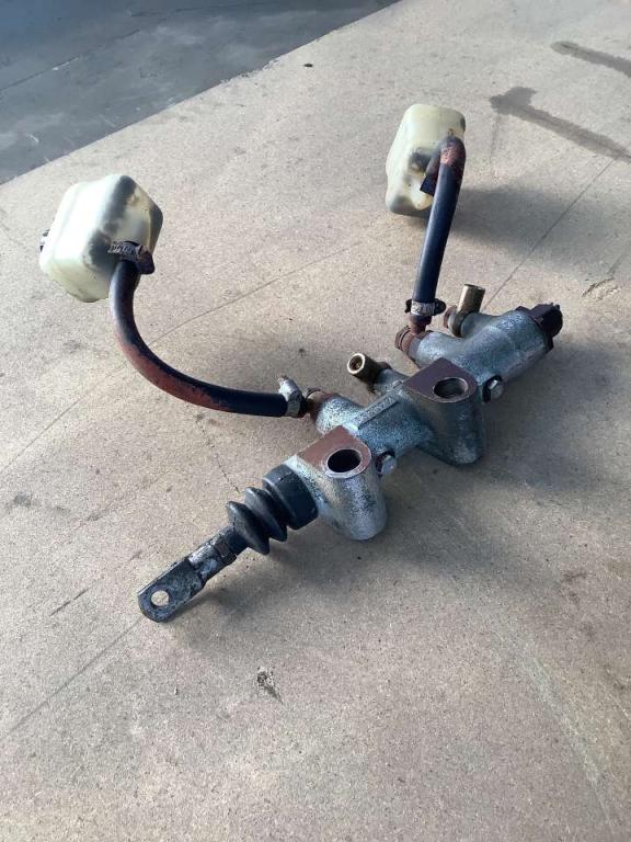 Pompe de frein pour Silla 800 Photo 3