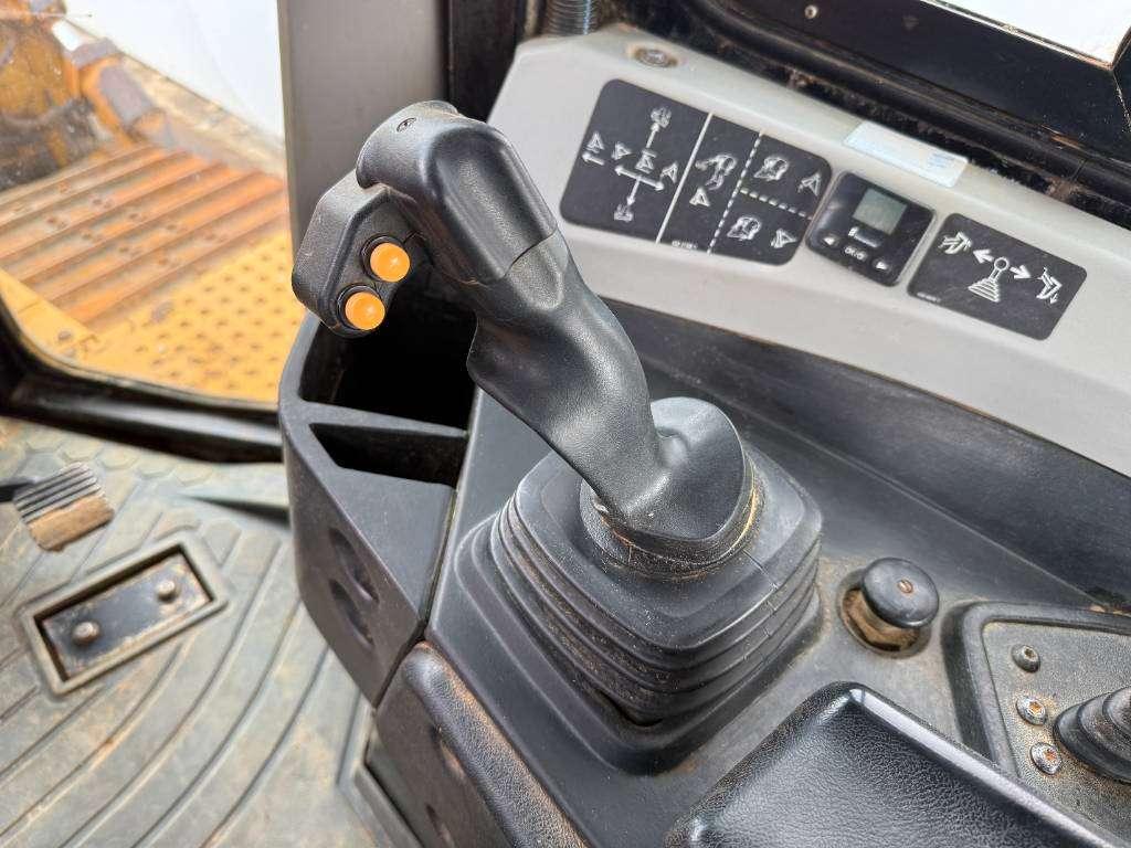 Caterpillar D6T LGP - German Machine / Ripper Valve Photo 12