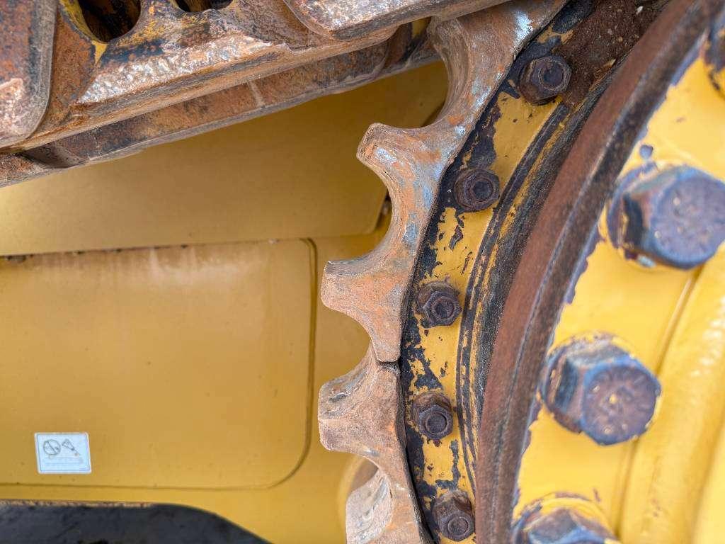 Caterpillar D6T LGP - German Machine / Ripper Valve Photo 22