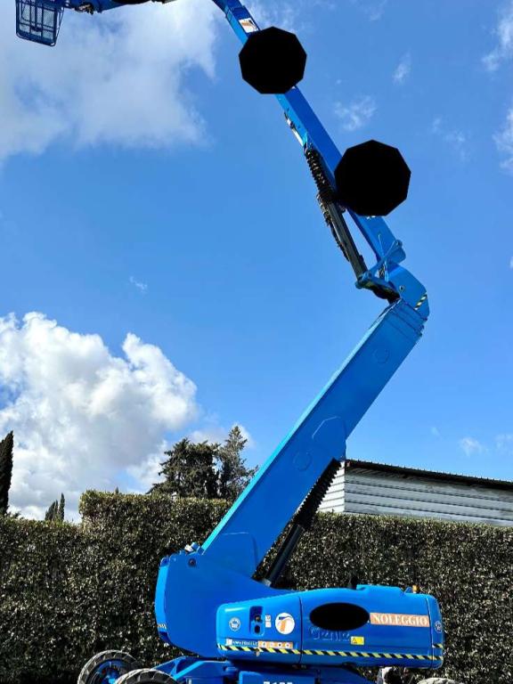 Genie Z-135/70 Photo 4