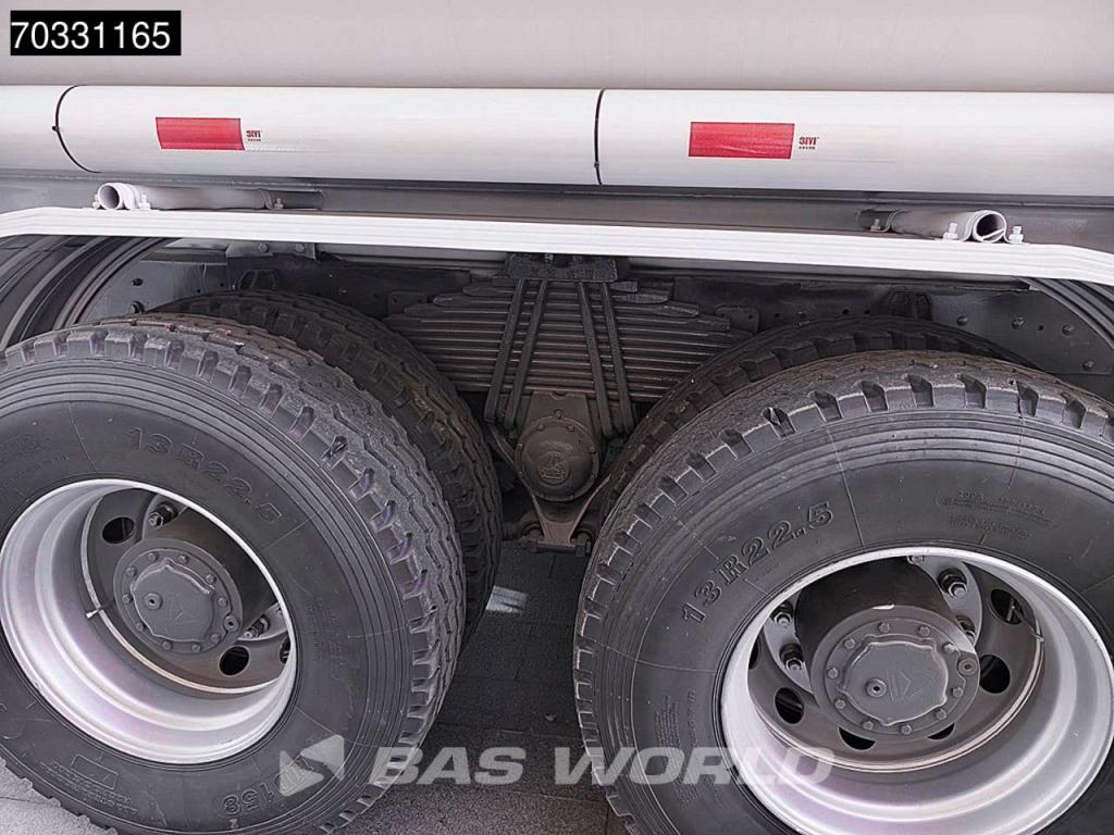 Sinotruk HOWO 371 6X4 Photo 16