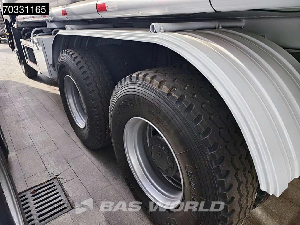 Sinotruk HOWO 371 6X4 Photo 17