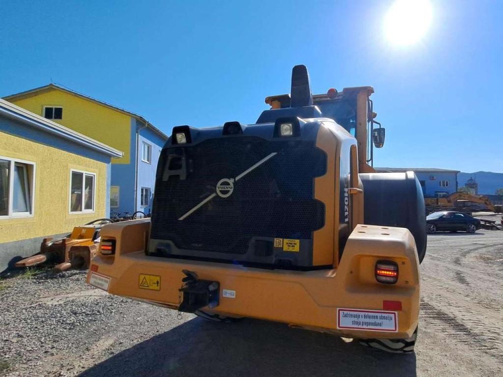 Volvo L120H Photo 4
