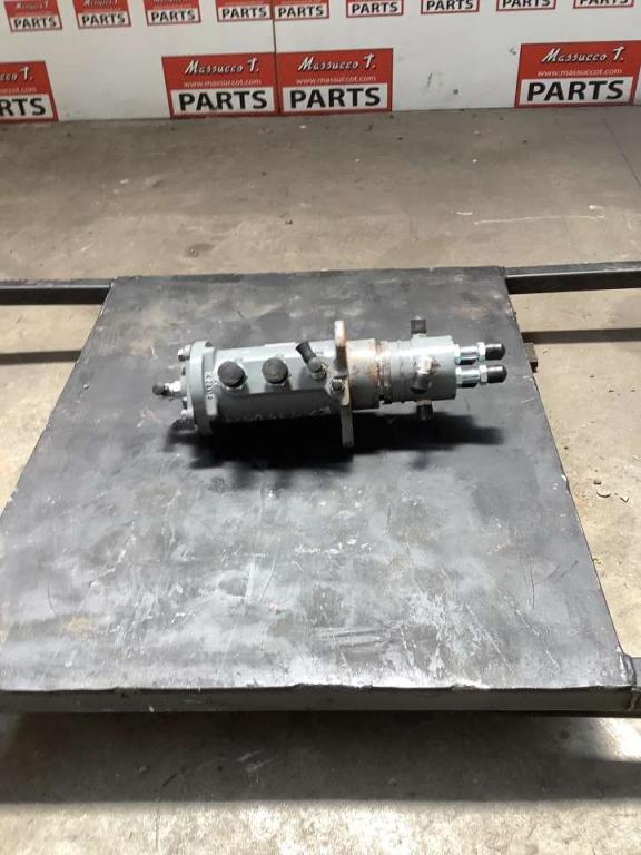 Joint tournant pour Hitachi ZX 135US-7 Photo 1