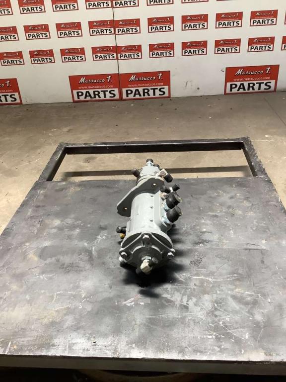 Joint tournant pour Hitachi ZX 135US-7 Photo 2