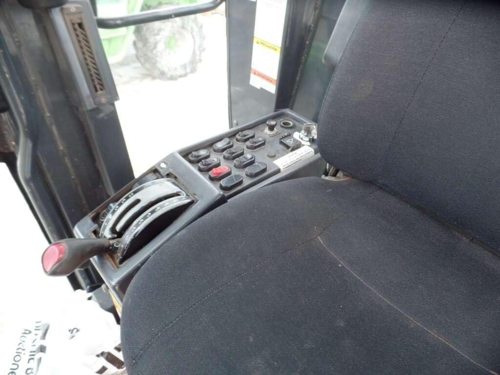 Komatsu GD675-5 Photo 8