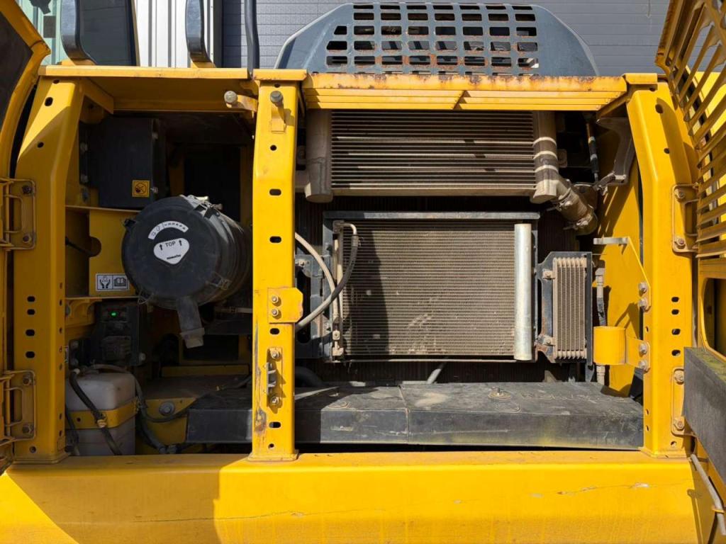 Komatsu PC240 Photo 29